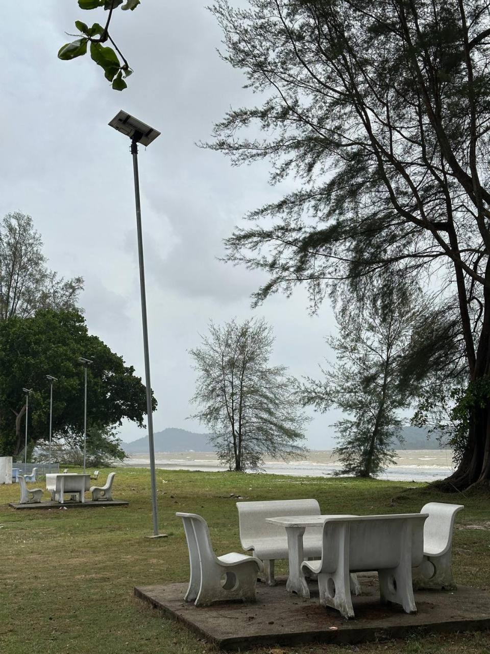 Homestay D Makmur Unit 2 Mersing Bagian luar foto